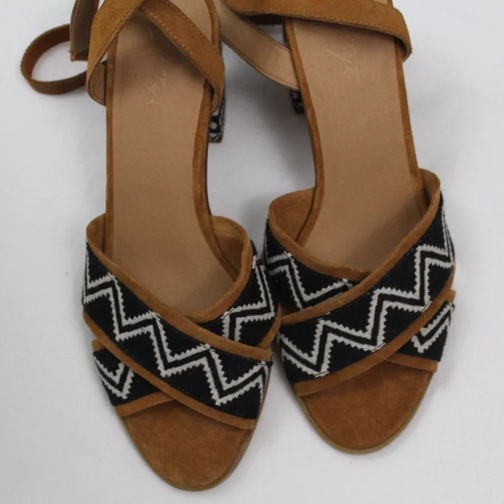 Bettye Muller Tan & Black Tie Up Sandals Shoes - Picture 12 of 16